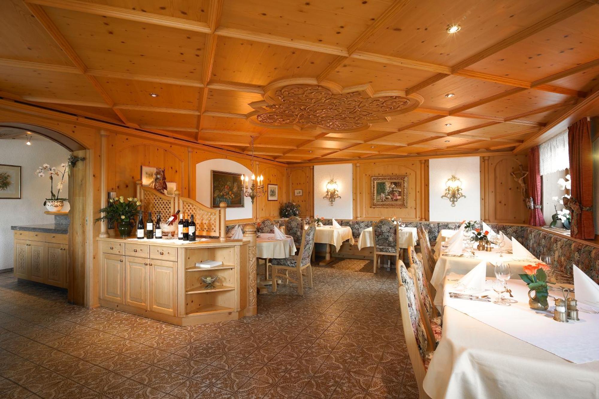 Hotel Montabella Schruns Eksteriør billede